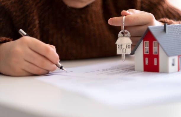 прехвърляне на имот при нотариус - 7826 оферти